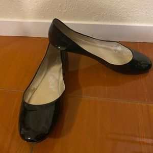 Black flat shoes